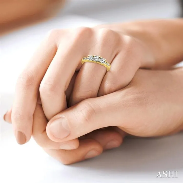 1 Ctw Nine Stone Round Cut Diamond Engagement Ring in 14K Yellow Gold