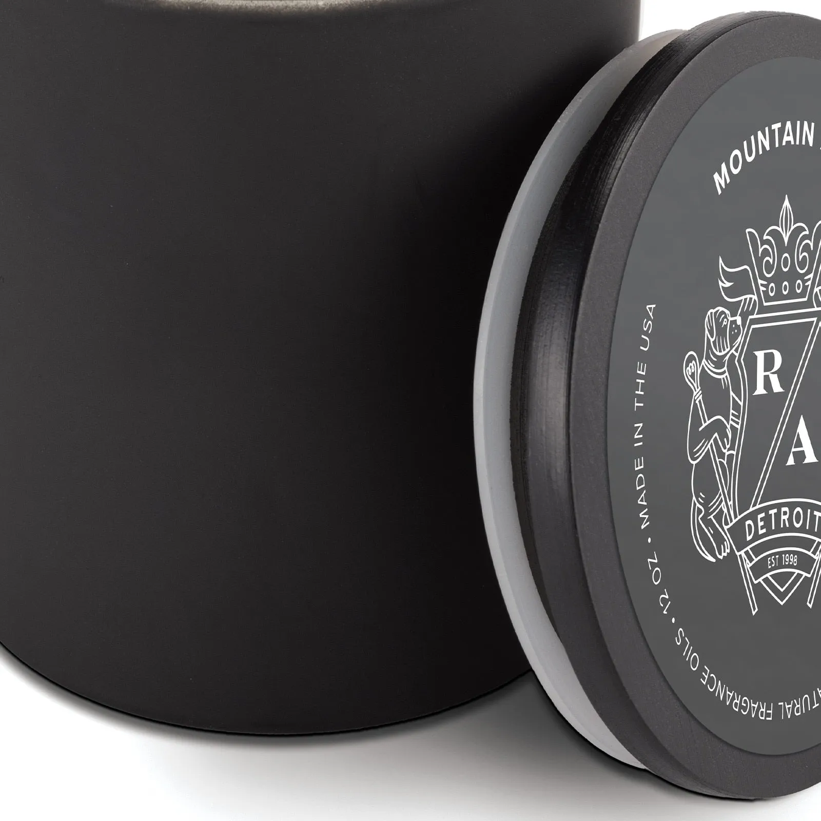 Regina Andrew Mountain Aire 12 oz Candle